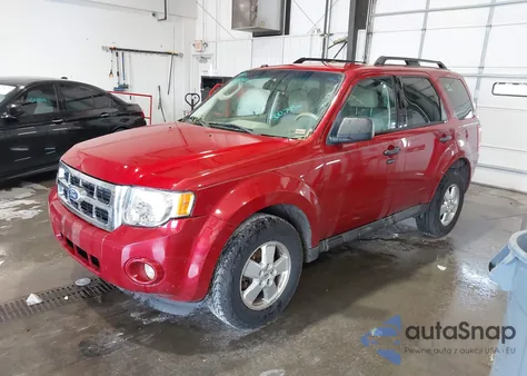 2010 Ford Escape Xlt z USA, uszkodzony, nr VIN 1FMCU0D71AKD11964